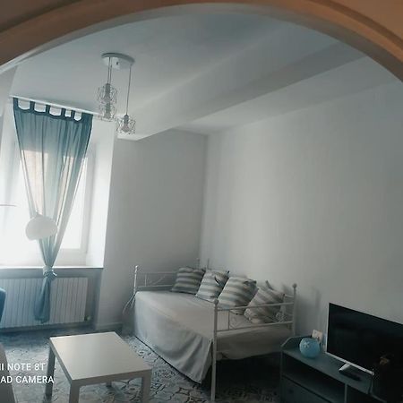 Apartamento Le Finestre Sul Borgo 1 Parma Exterior foto
