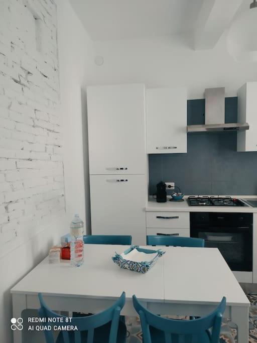 Apartamento Le Finestre Sul Borgo 1 Parma Exterior foto